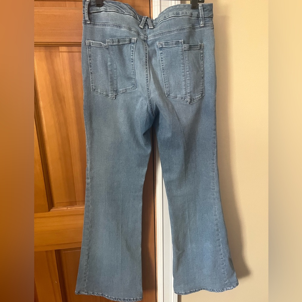 Good American good legs split back pocket flare leg Denim Jeans - Picture 8 of 10